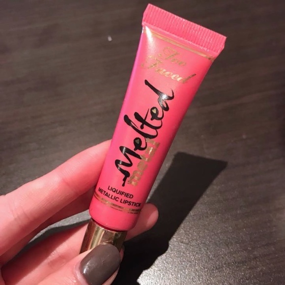 Too Faced "Melted Metallic Macaron" liquid lipstick - Picture 5 of 8